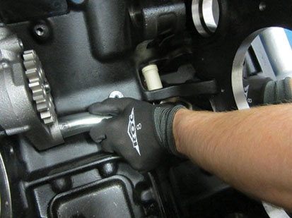 _Graphics/Web/TRSM0970_Lubricant Tube Installation 3.jpg